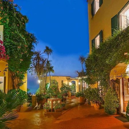 Hotel Pensione Monti كازاميتْشيولا تيرمي المظهر الخارجي الصورة