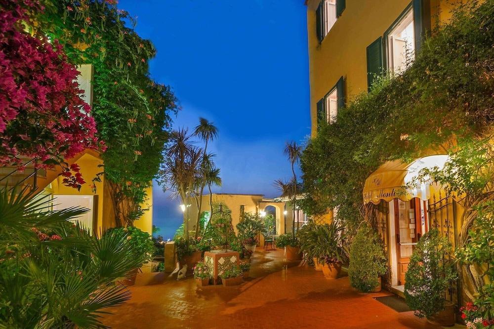 Hotel Pensione Monti كازاميتْشيولا تيرمي المظهر الخارجي الصورة